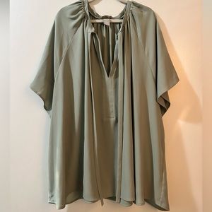 Green drapey short sleeve top
